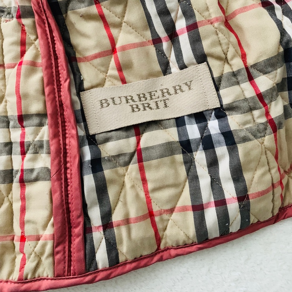 Authentic Burberry Diamond Quilted Short Jacket - Picture 6 of 8